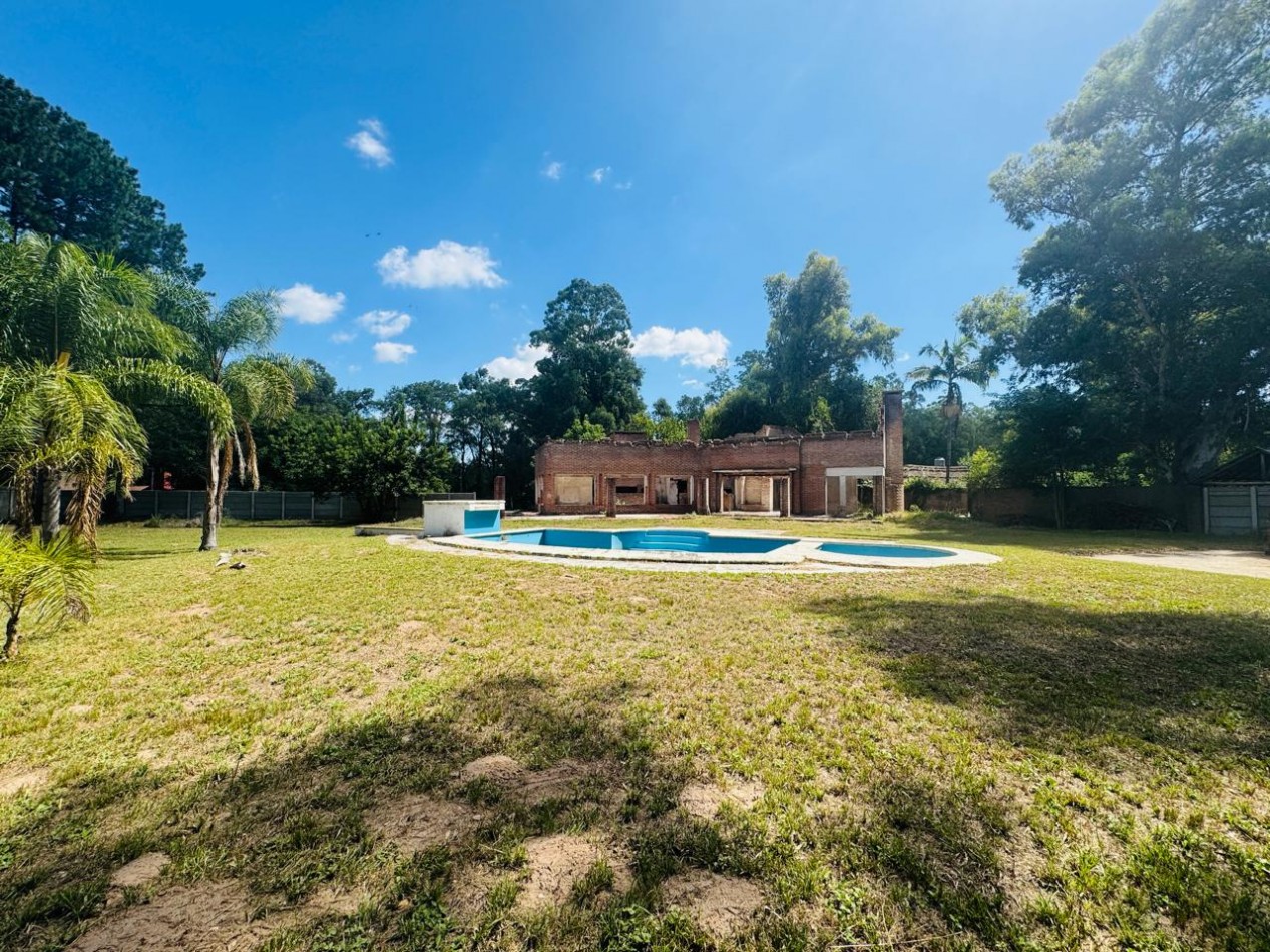 ARROYO LEYES - LOS CITRICOS 3009 - GRAN TERRENO FORESTADO Y CON PISCINA 