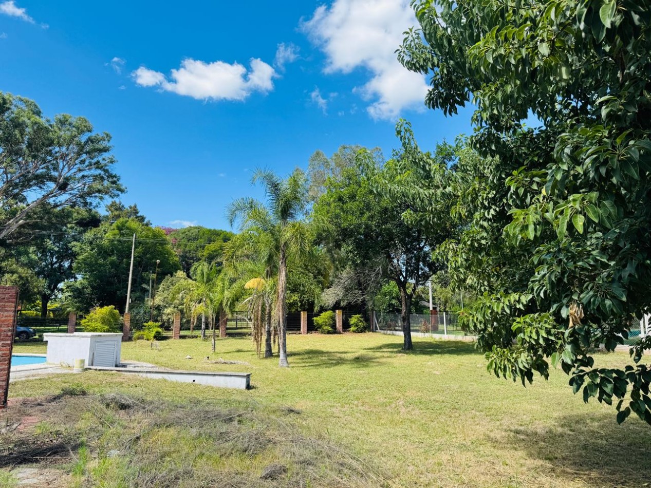 ARROYO LEYES - LOS CITRICOS 3009 - GRAN TERRENO FORESTADO Y CON PISCINA 