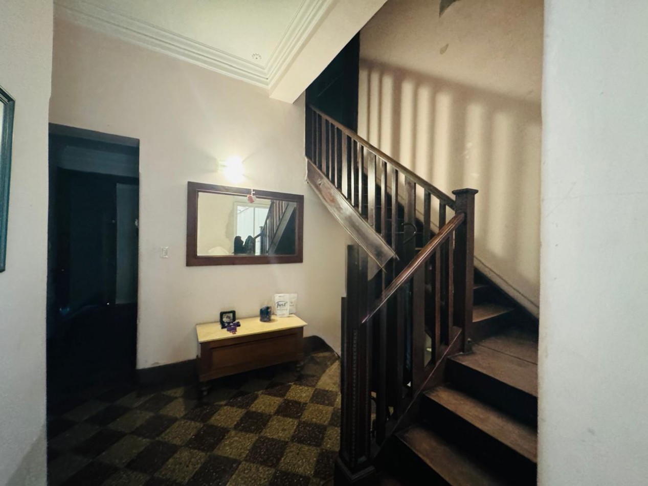 CASA DE ESTILO EN BARRIO CONSTITUYENTES - SANTA FE CAPITAL