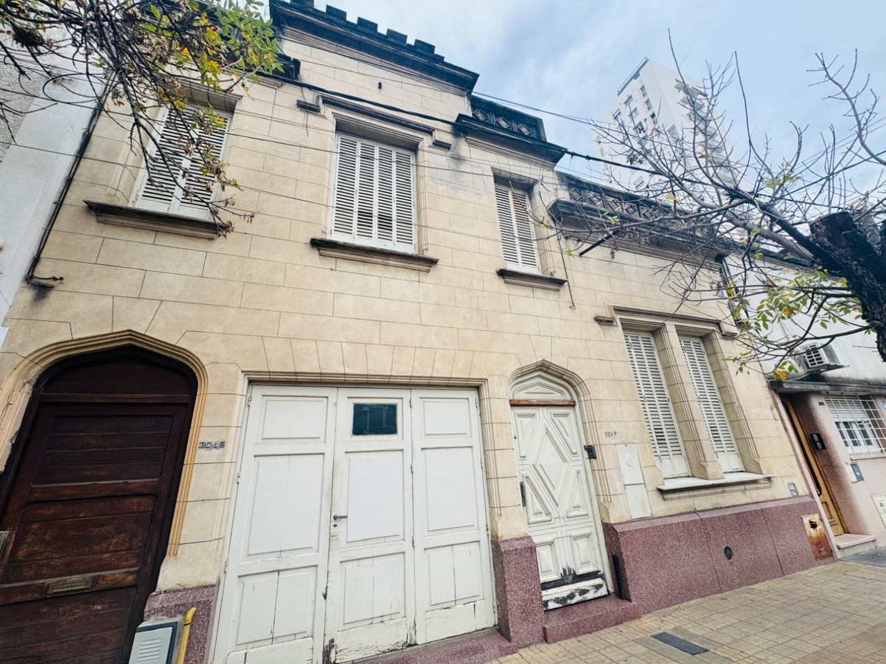 CASA DE ESTILO EN BARRIO CONSTITUYENTES - SANTA FE CAPITAL