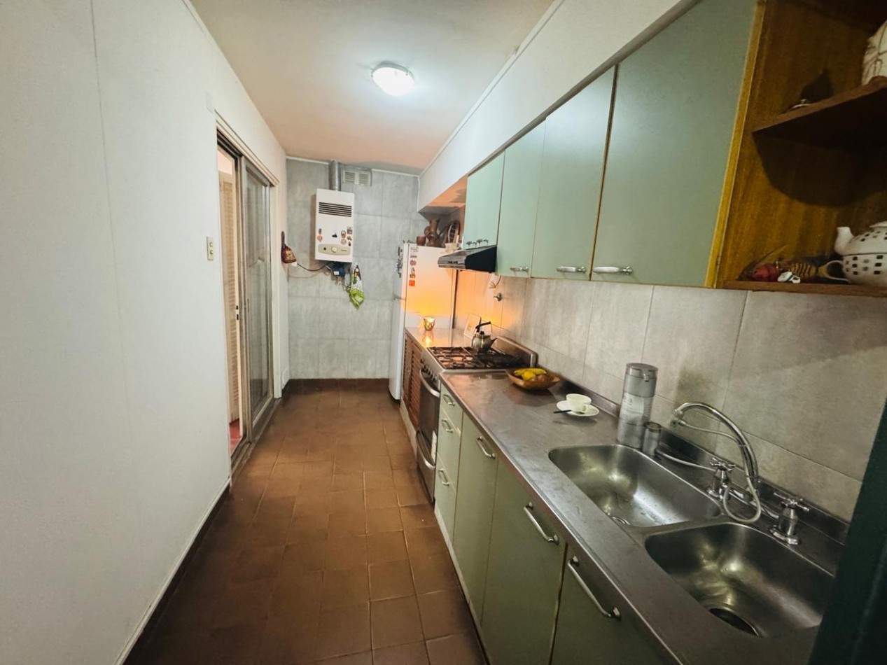 CASA SOBRE AV BLAS PARERA (EN OCHAVA)