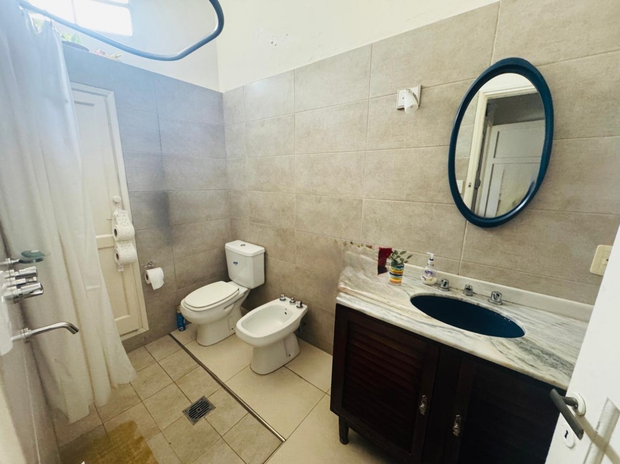 CASA SOBRE AV BLAS PARERA (EN OCHAVA)