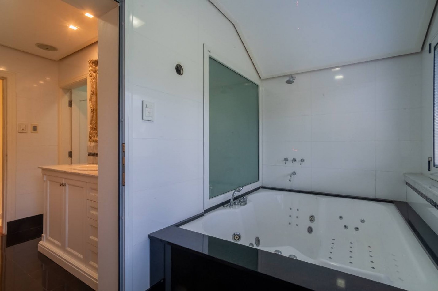 CASA DE CATEGORIA EN CLUB DE CAMPO EL PASO - Santo Tome - Santa Fe