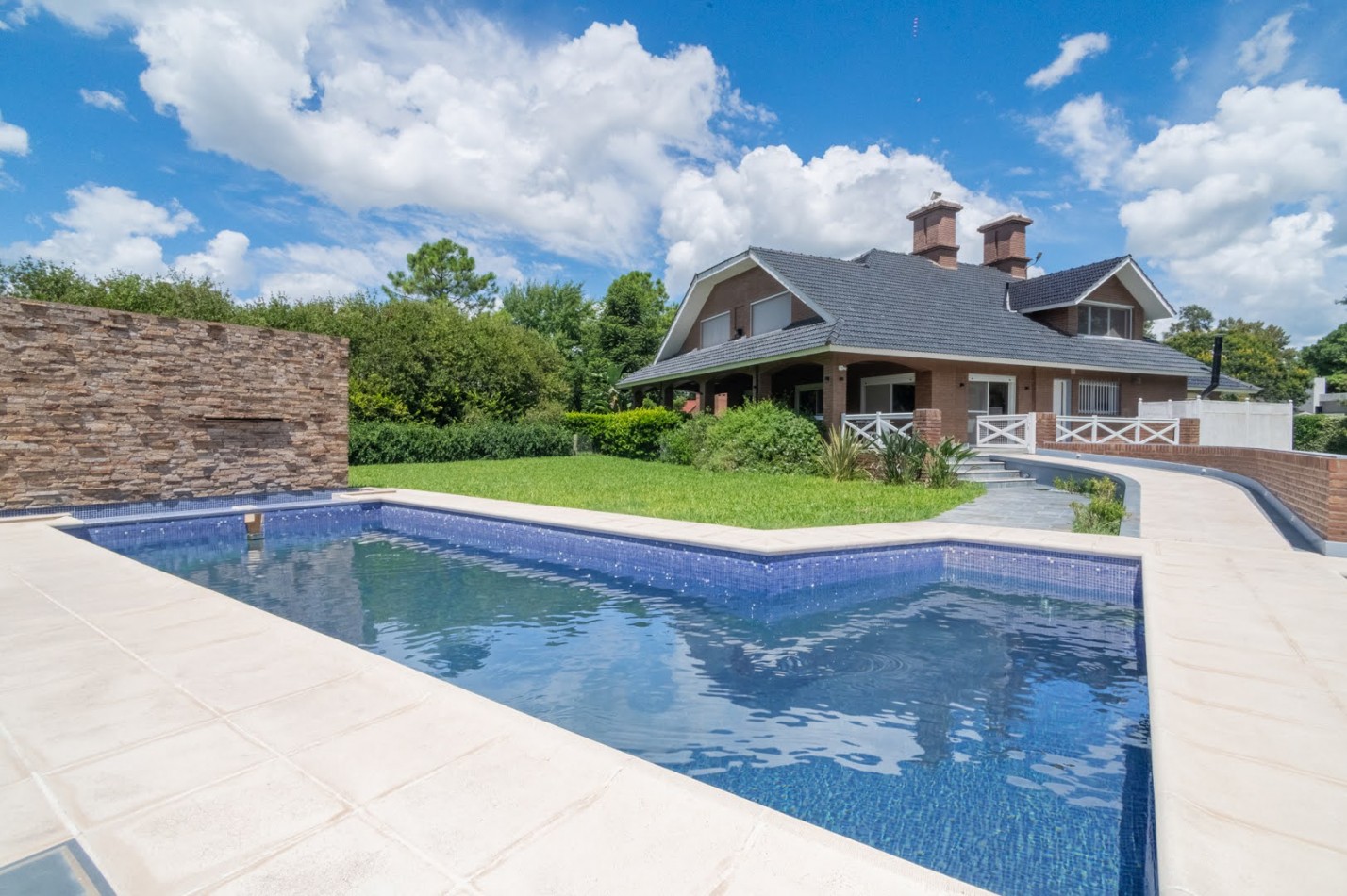 CASA DE CATEGORIA EN CLUB DE CAMPO EL PASO - Santo Tome - Santa Fe