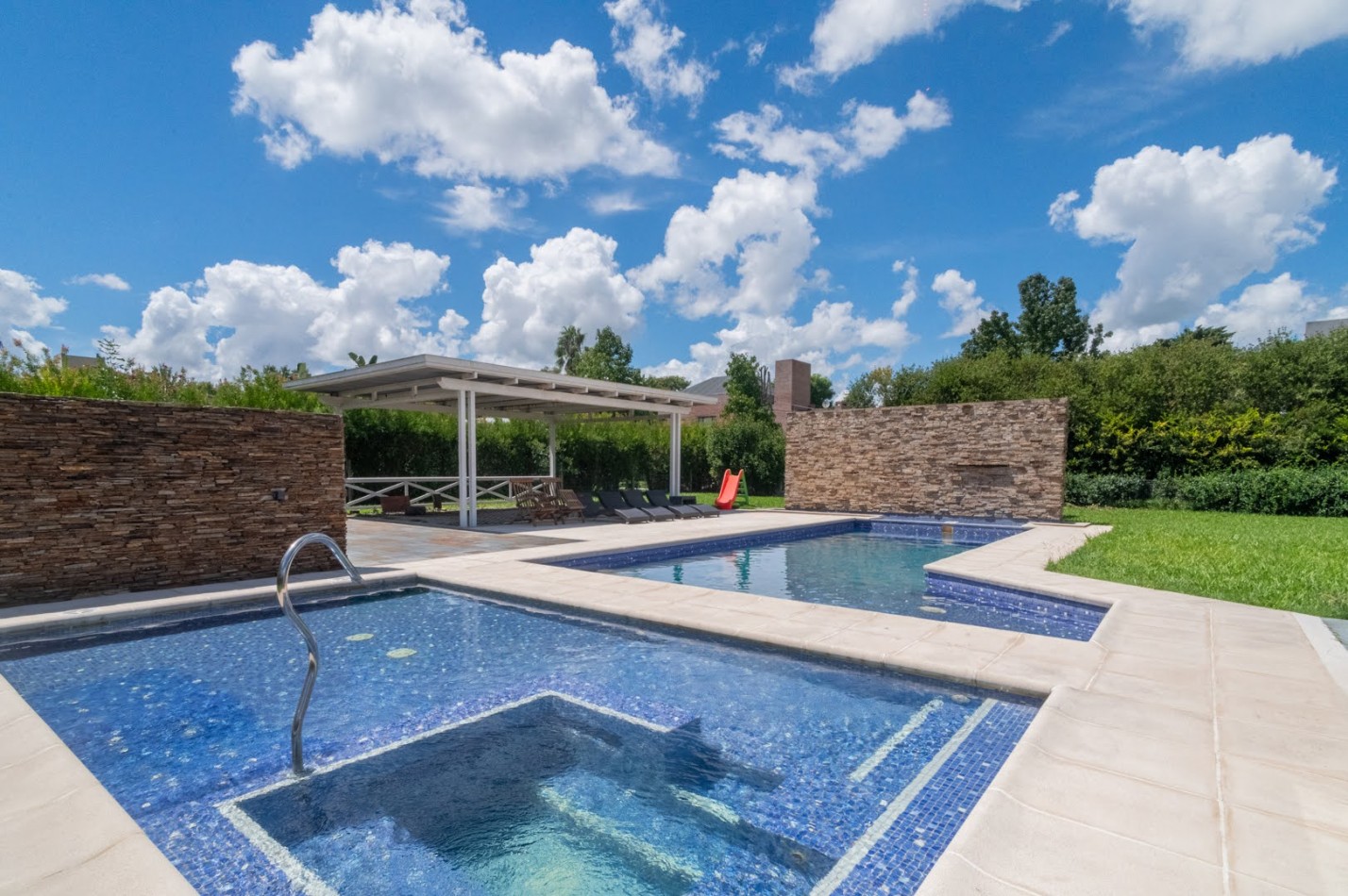 CASA DE CATEGORIA EN CLUB DE CAMPO EL PASO - Santo Tome - Santa Fe