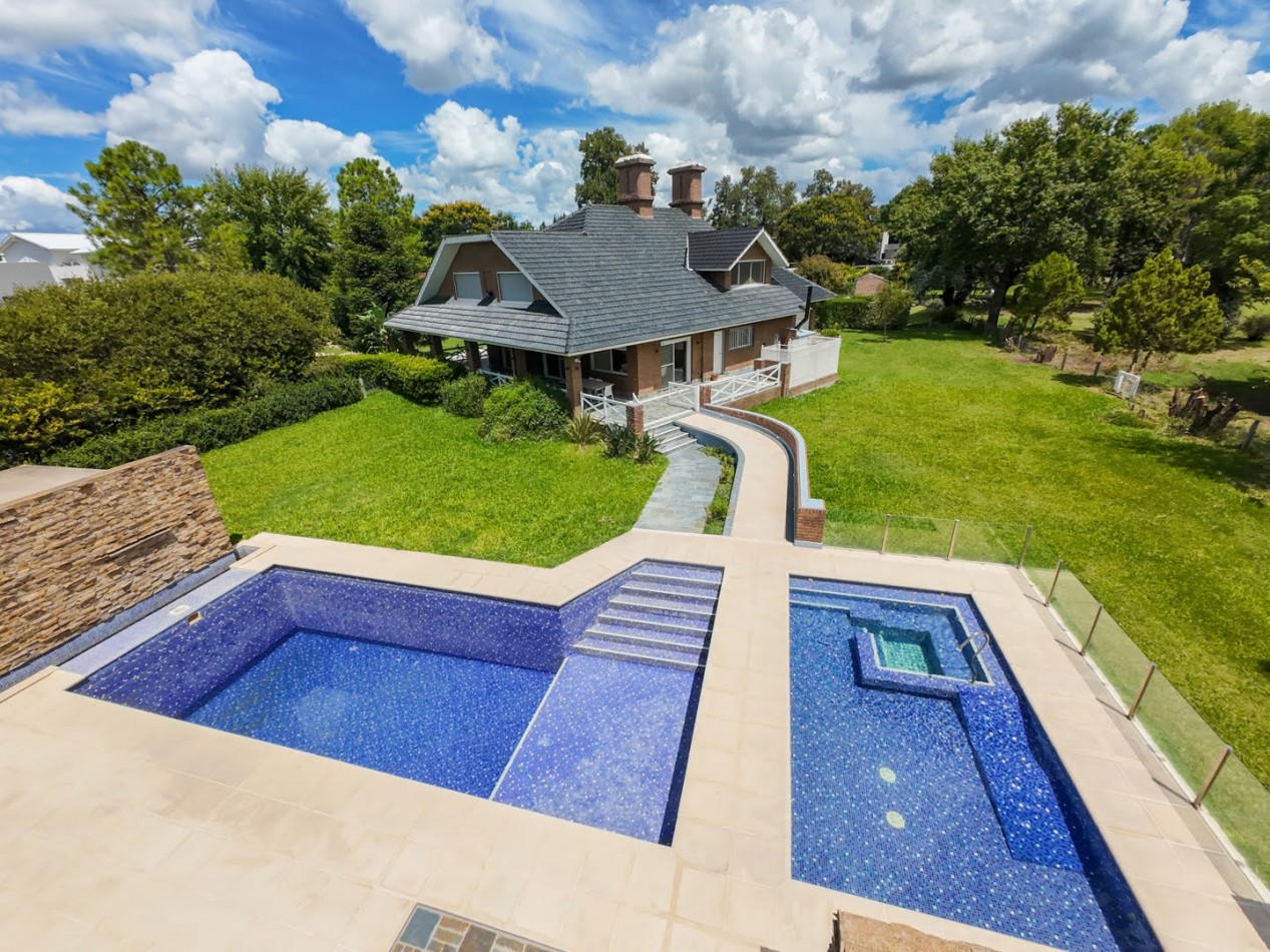 CASA DE CATEGORIA EN CLUB DE CAMPO EL PASO - Santo Tome - Santa Fe