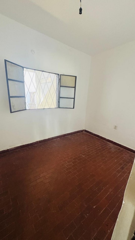 CASA EN VENTA 3 DORMITORIOS CON COCHERA 