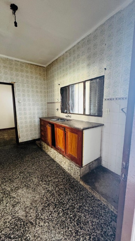CASA EN VENTA 3 DORMITORIOS CON COCHERA 