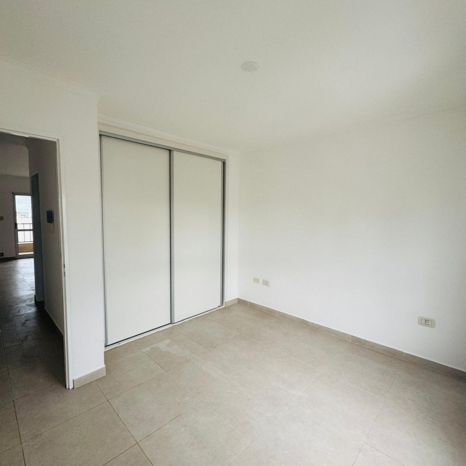 VENTA DEPARTAMENTO CON COCHERA EN ZONA CENTRO