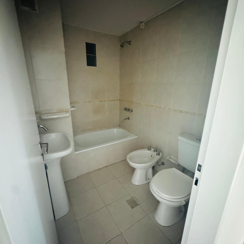 VENTA DEPARTAMENTO CON COCHERA EN ZONA CENTRO