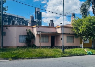 CASA EN VENTA 3 DORMITORIOS CON COCHERA 